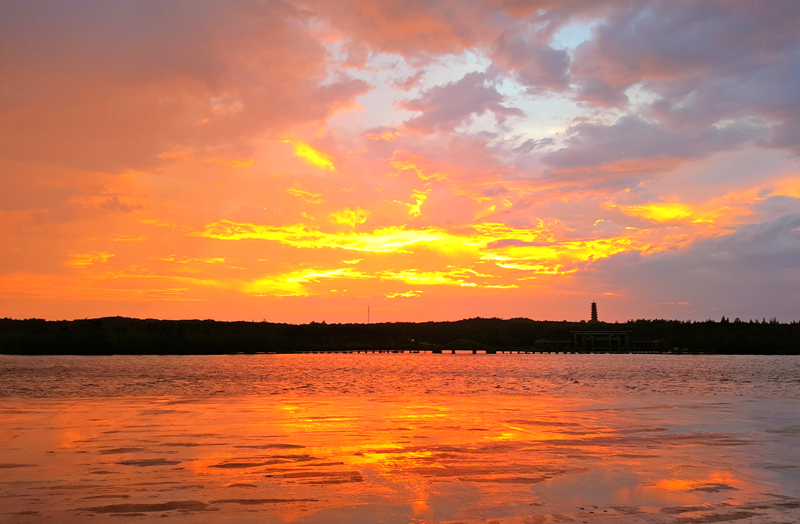夕阳镜湖.jpg